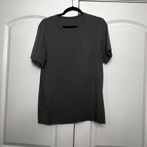 Lululemon grey Short Sleeve Tee Size Medium  t-shirt